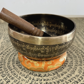 Handmade Tibetan Meditation singing Bowl Set (5.5", A note)